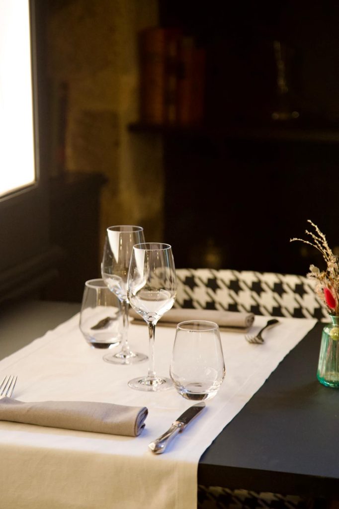 Dans les coulisses de la manufacture d’un grand cru – 14 mars 8b227b34 fe89 4868 b69c ebb63e0c0e3a 8b227b34 fe89 4868 b69c ebb63e0c0e3a